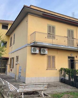 Appartamento di 130 m² con più di 5 locali a Roma
