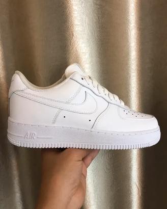 Nike Air Force 1 bianche.39