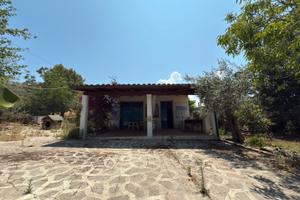 Villetta a Partinico, Contrada Parrini