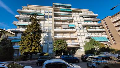 Appartamento in palazzo signorile ammobiliato