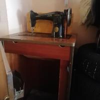macchina da cucire singer con mobiletto