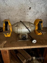 Smerigliatrice mola da banco