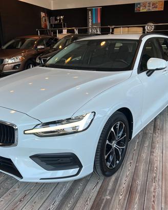 Volvo V60 MILD HYBRID / IVA ESPOSTA