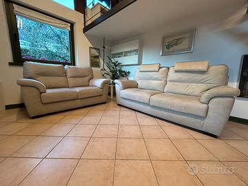 Coppia di divani Poltrone Sofà