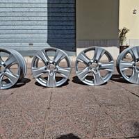 Cerchi in lega 17 Rav4