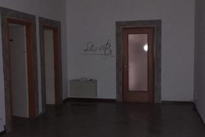 Locale commerciale con terrazzo incluso