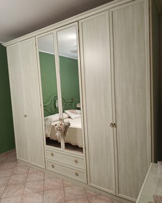 CAMERA DA LETTO  IN BUONE CONDIZIONI