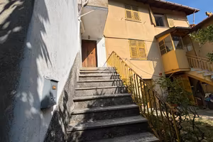 CASA SEMINDIPENDENTE A SANT'OLCESE