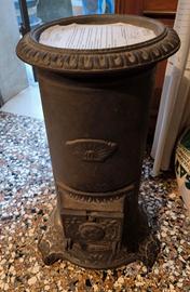 Stufa antica in ghisa, modello "parigina"