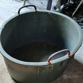 mastello plastica  con manici