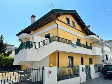 Piazza mazzini 2 camere 2 bagni jesolo lido centro