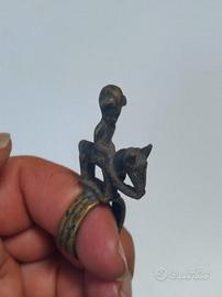 Anello in bronzo Dogon con cavaliere