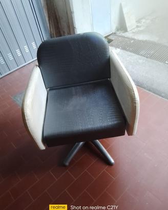 Arredamento negozio parrucchiera