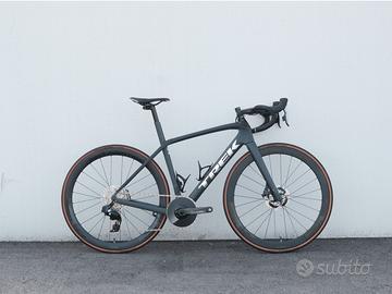 Bicicletta Trek Domane SL7