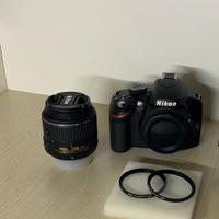 Reflex Nikon D3200 con 18-55 mm VR II