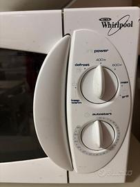 microonde Whirlpool rotto