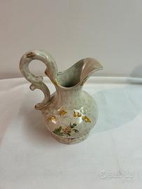 Brocca antica in maiolica