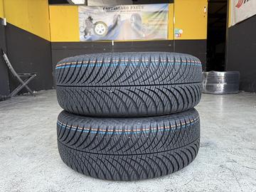 2 Gomme 215/60R16 Goodyear 4 Stagioni 95% residui