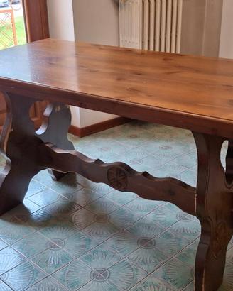 Tavolo in legno