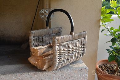 B17 cesto portalegna in rattan a forma di U