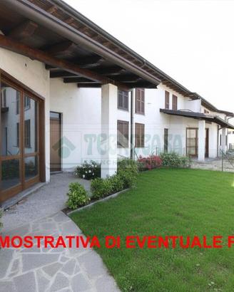 VILLA A SCHIERA A ROCCAFRANCA