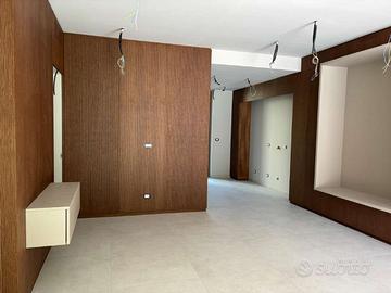 CASA SEMINDIPENDENTE CON BOX TRIPLO E GIARDINO PRI