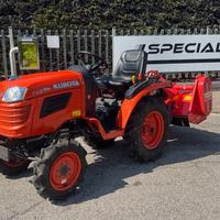 Trattorino Kubota 1220b SOLO 43h pari nuovo!!
