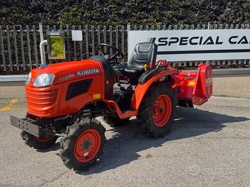 Trattorino Kubota 1220b SOLO 43h pari nuovo!!