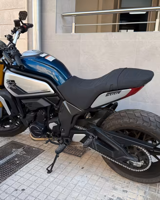 CF MOTO 700CL-X Heritage 07/2022 circa 6.000 km