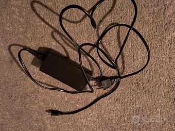 caricabatterie per monopattino elettrico Ducati Pr