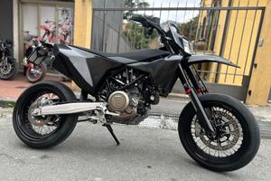 Husqvarna 701 Supermoto