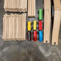 Set trenino e binari.