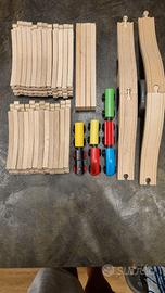 Set trenino e binari.