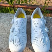 Scarpe per bici da strada.