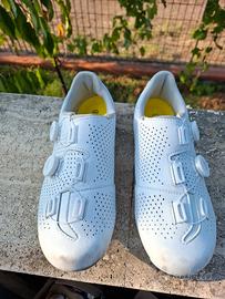 Scarpe per bici da strada.