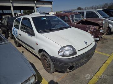 Renault Clio 1999 Demolita - Per Ricambi