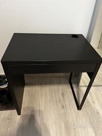 Scrivania in legno e metallo