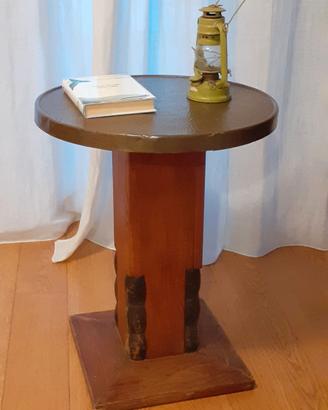 Tavolino piccolo con piano rotondo