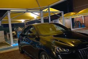 Peugeot 208 incidentata