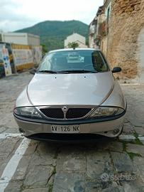 lancia y