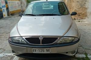 lancia y