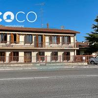 Casale con ampio giardino