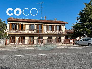 Casale con ampio giardino