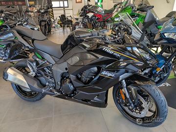 Kawasaki Ninja 1100 SX kit tourer omaggio
