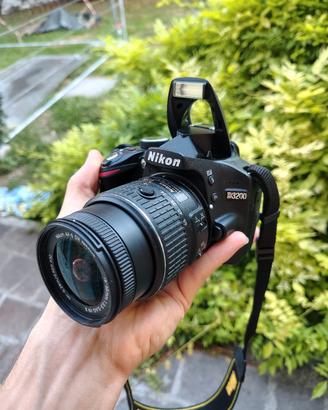 Nikon D3200 + Obiettivo 18-55mm VR II + accessori