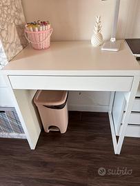 scrivania ikea