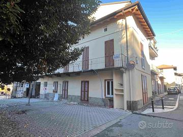 Ampio appartamento quadrilocale in duplex