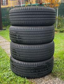 Gomme estive Pirelli 215 / 50 R18