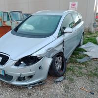 Seat Altea XL incidentata lato sinistro