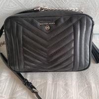 tracolla originale M Kors in pelle nera